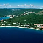Fjolla Vila *
