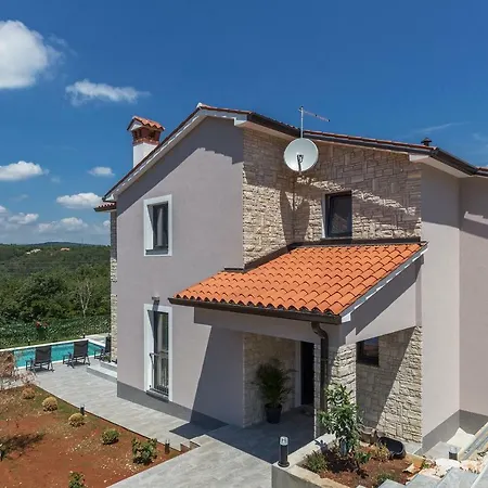 Fjolla * Labin (Istria)